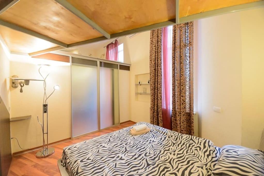 Comfortable Apartment On Mikhaylovskiy Lane Kiev Exterior foto