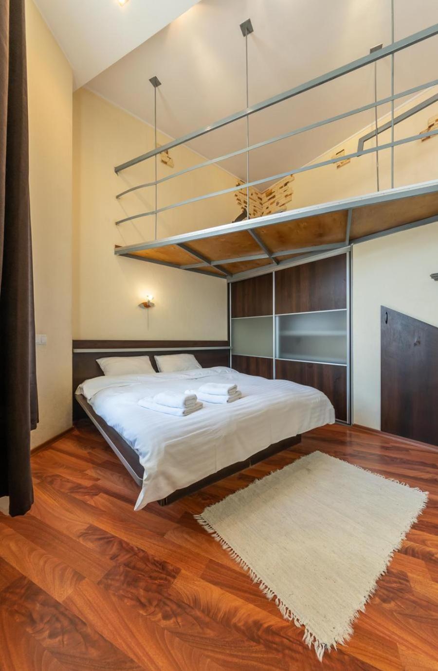 Comfortable Apartment On Mikhaylovskiy Lane Kiev Exterior foto