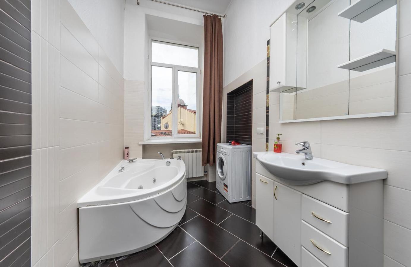 Comfortable Apartment On Mikhaylovskiy Lane Kiev Exterior foto